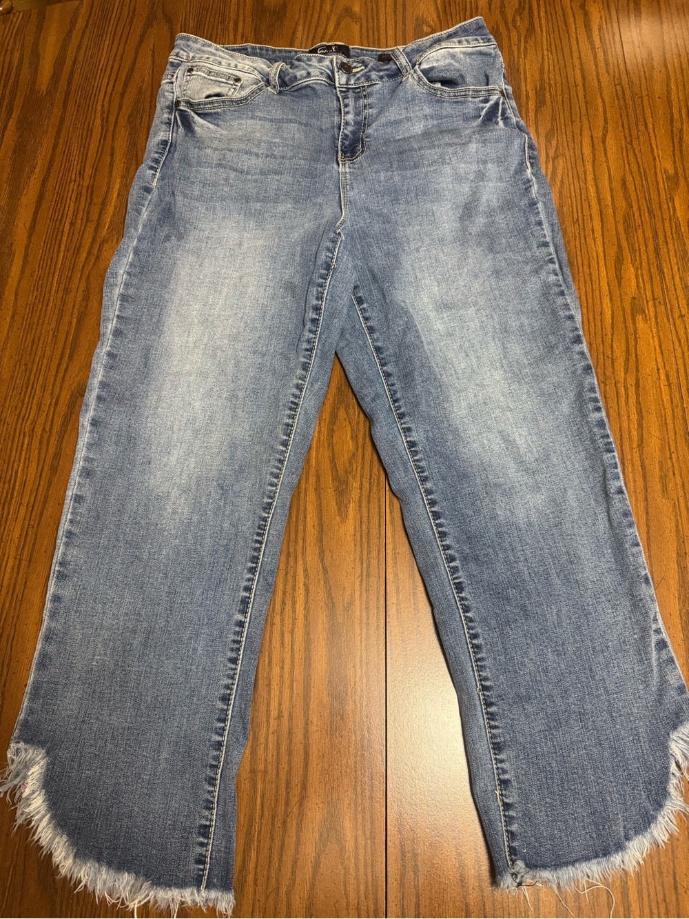 Earl Jeans Light Blue Frayed Cropped Straight Leg Jeans size 14